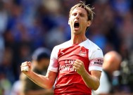 关于英超赛程吃紧；广州队转会期远射贴柱；管理层满意；年轻球员得到机会的信息